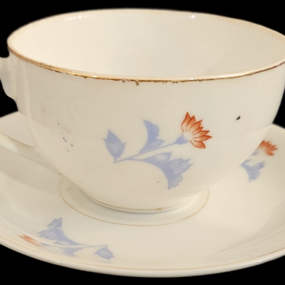 Vintage Porcelain Floral Design Teacup and Saucer Set.  Made In Occupied Japan. - Picture 8 of 9